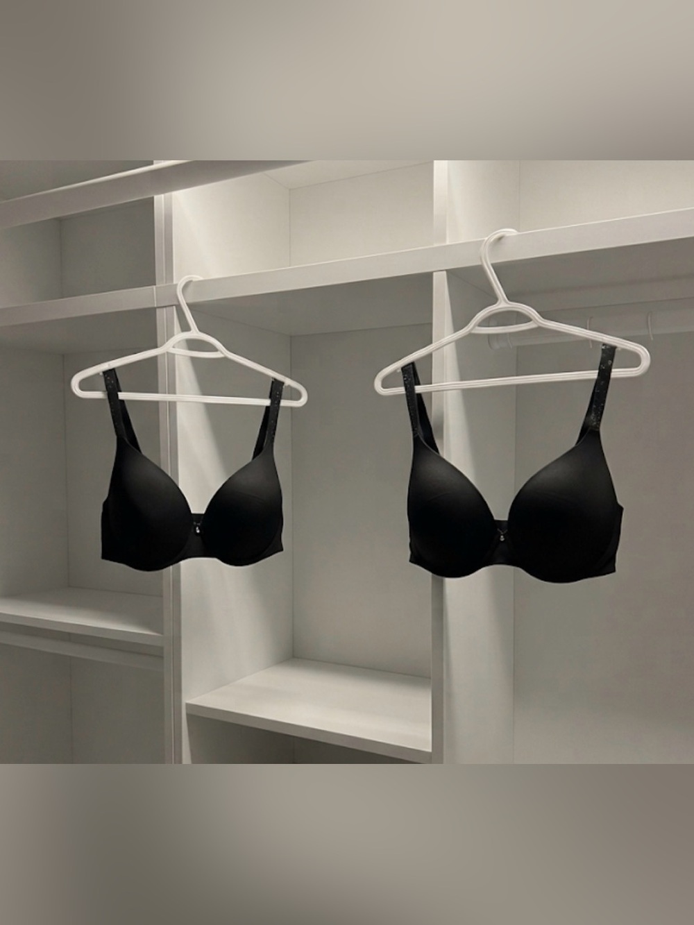Victoria's Secret Bundle: 2 Black Bras Size 38DD  The Showstopper & T-Shirt Demi